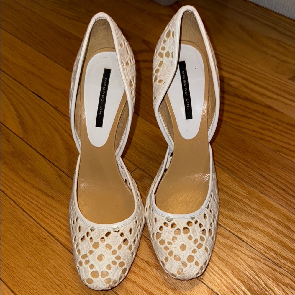 Diego Dolcini - made in Italy Cream Heels with Elegant Cut-Out Design
